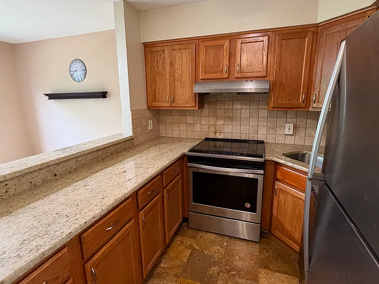 114 Kings Croft — Photo 4