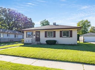 8642 15th Ave, Kenosha, WI 53143