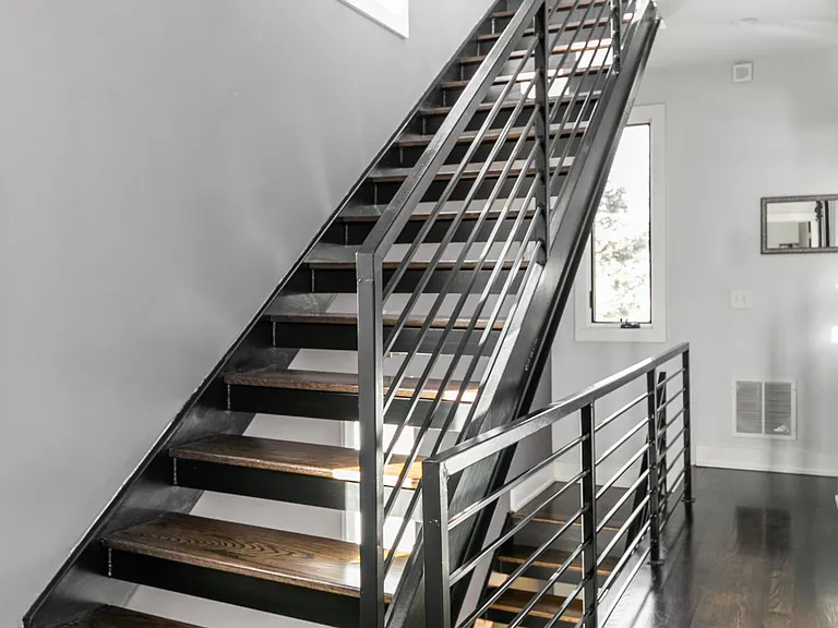 680 Barnett St NE — Photo 5
