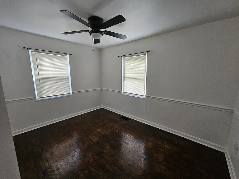 3935 Farrell Dr — Photo 7