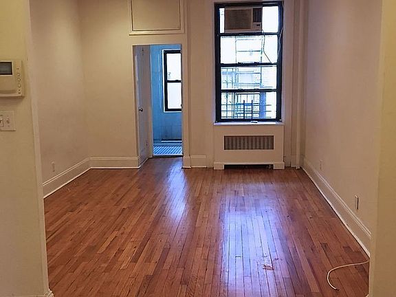 2nd image of 69 8th Ave APT 33