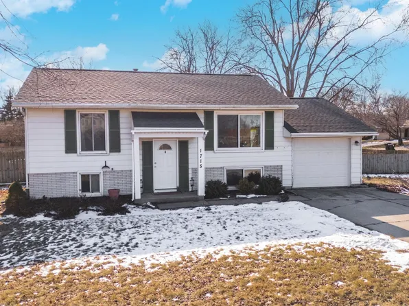 1715 W College Ave, Normal, IL 61761