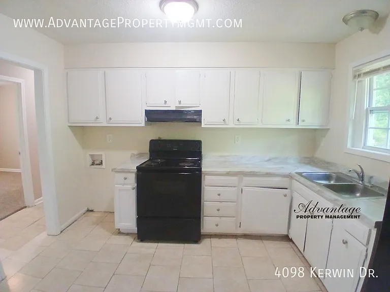 4098 Kerwin Dr — Photo 7