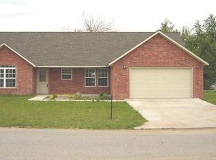 505 Howard Loop, Grove, OK 74344