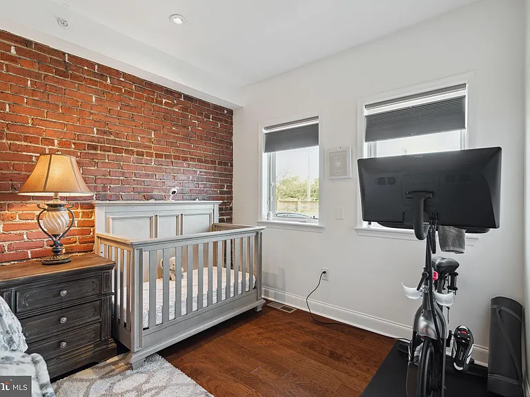 501 Vine St #2 — Photo 27