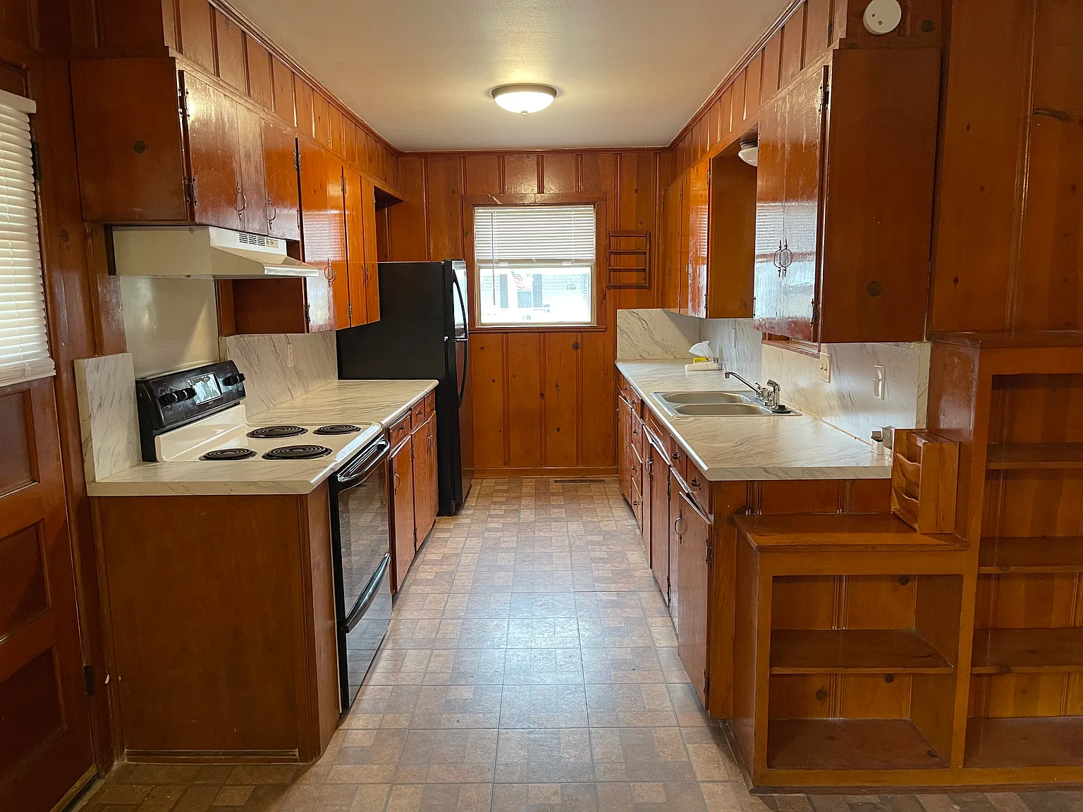 301 Howison — Photo 2