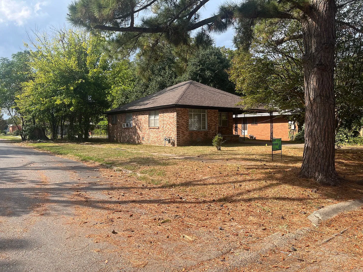 Freshly remodeled home in NLR — Photo 1