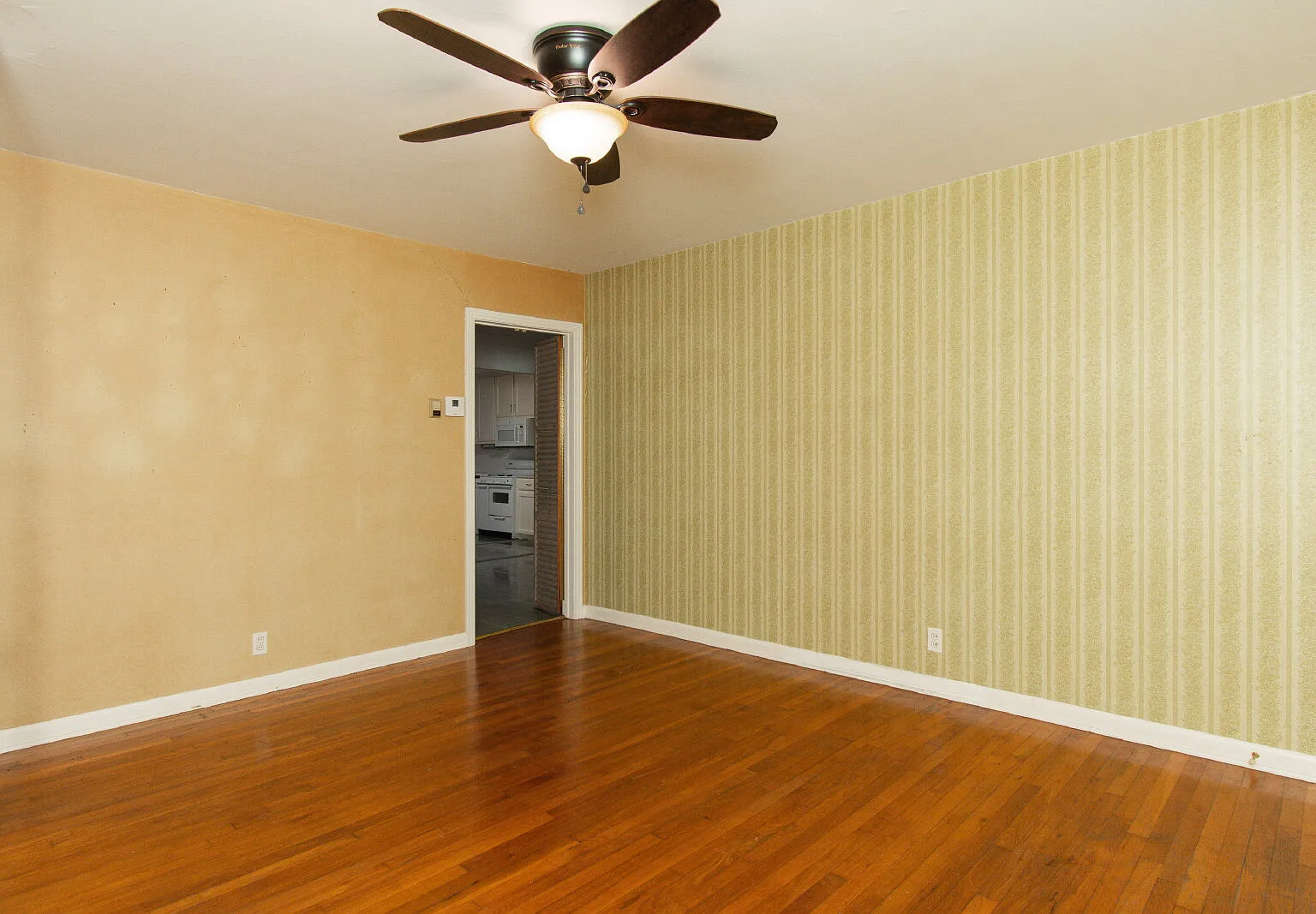 3 bed, 2.0 bath, 1286 sqft, $2,250 — Photo 3
