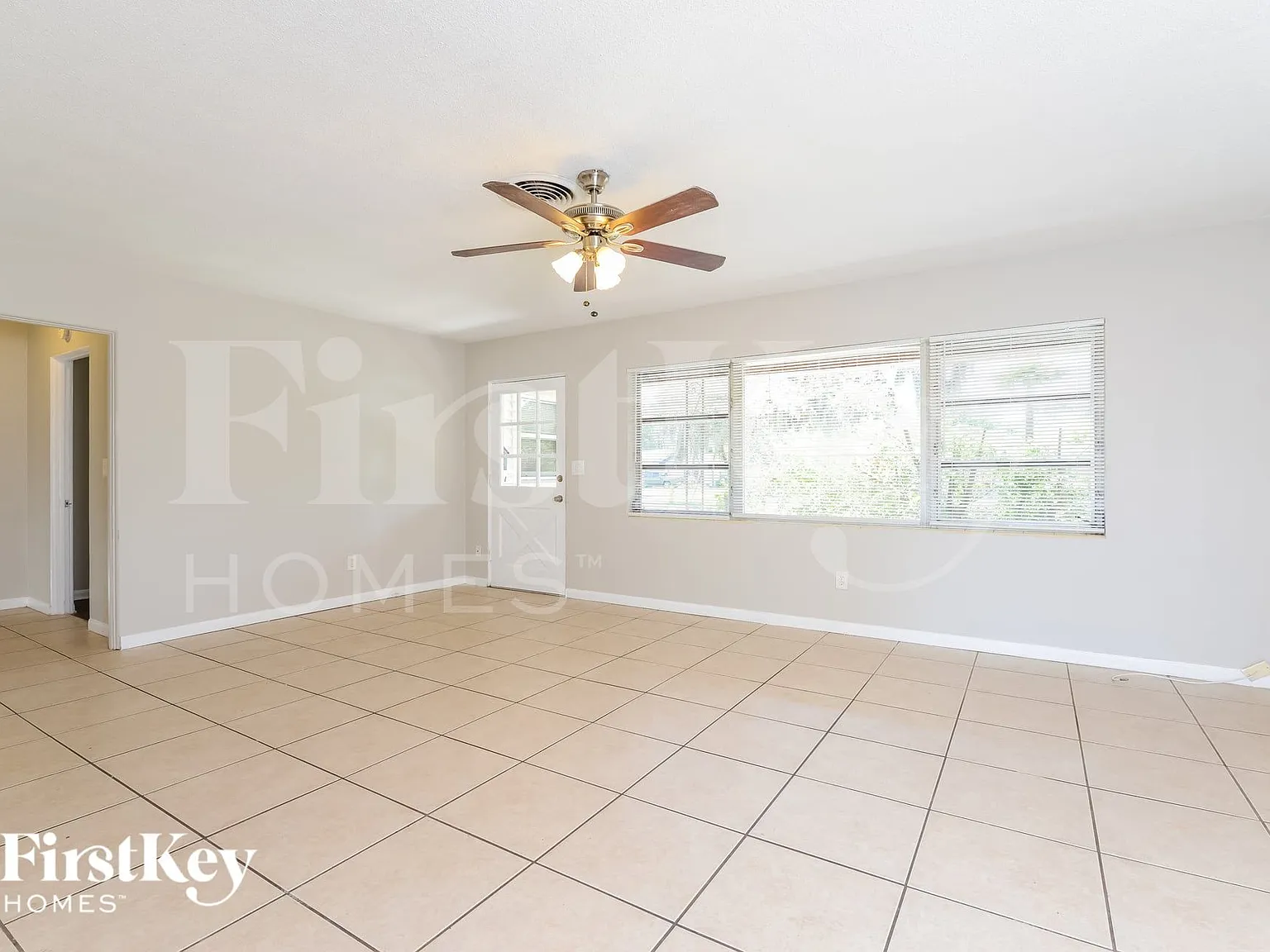 3 bed, 2.0 bath, 1669 sqft, $3,000 — Photo 4