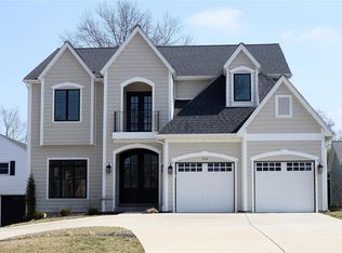 910 N Woodlawn Ave, Saint Louis, MO