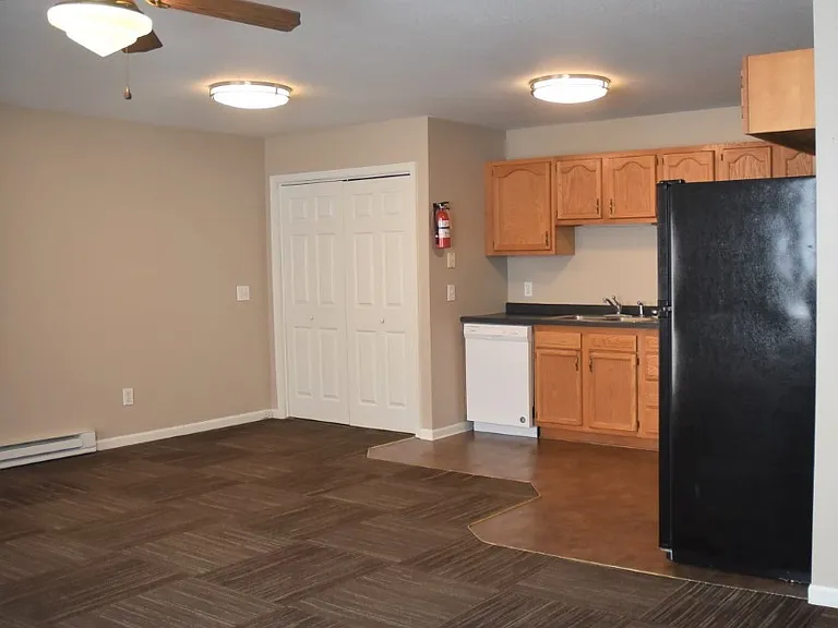 226-228 Haws Dr — Photo 9