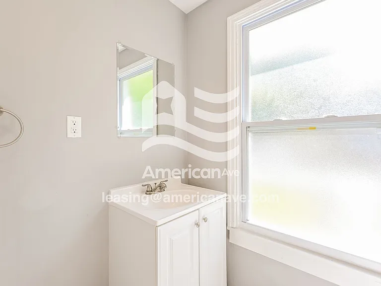 1017341_013_bathroom_13795173.jpg