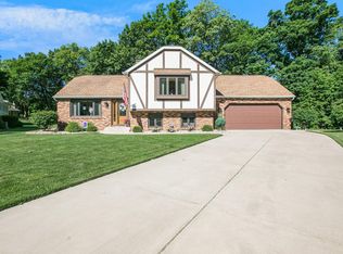 1851 Acorn Ln, Mishawaka, IN