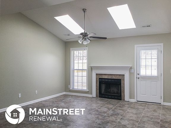 3rd image of 1607 Hargrove Dr