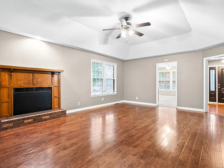 735 Cayce Dr — Photo 6