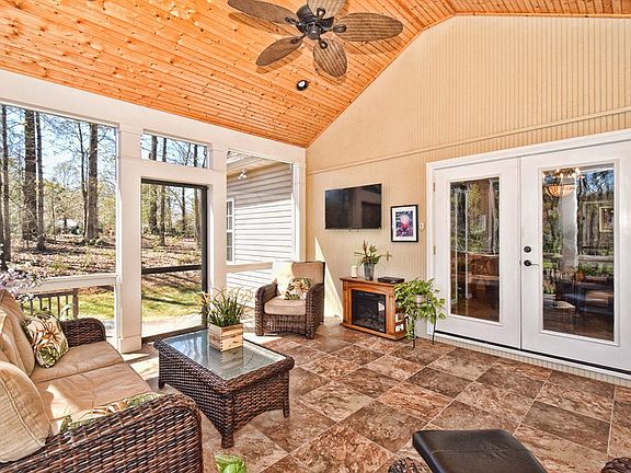 3rd image of 8500 Glade Ct