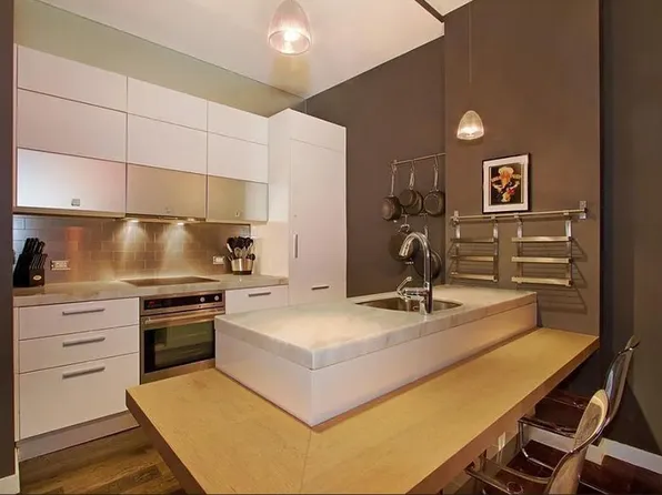 11 East 36th Street image 1 of 10