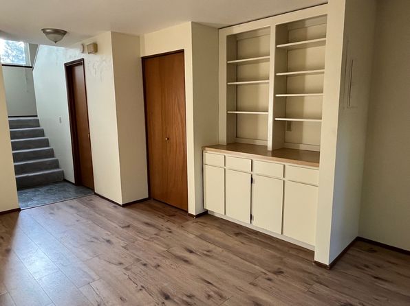 1618 Village Park Pl