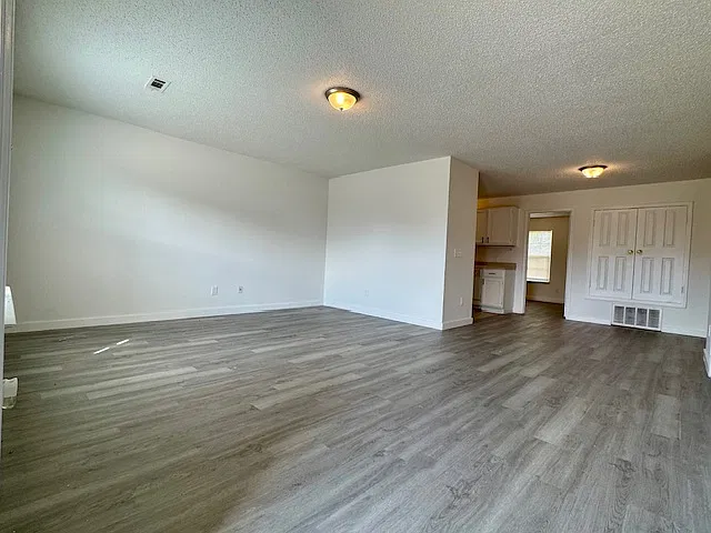 3406 SW Landau Ct - 2 — Photo 3