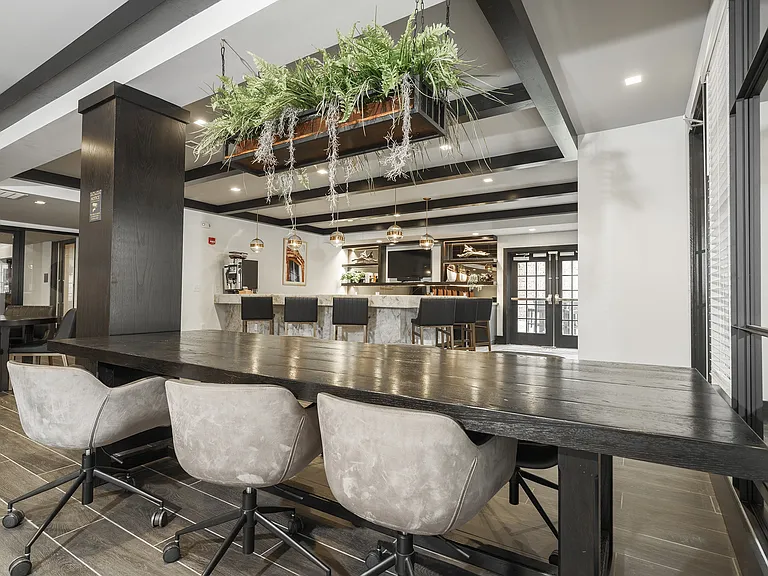 Capital Collective Luxury Apartments — Photo 7