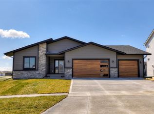 10054 Rhaenys Rd, West Des Moines, IA 50266