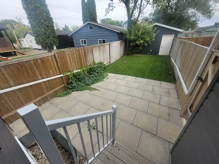 1616 B Alexandra Ave — Photo 17