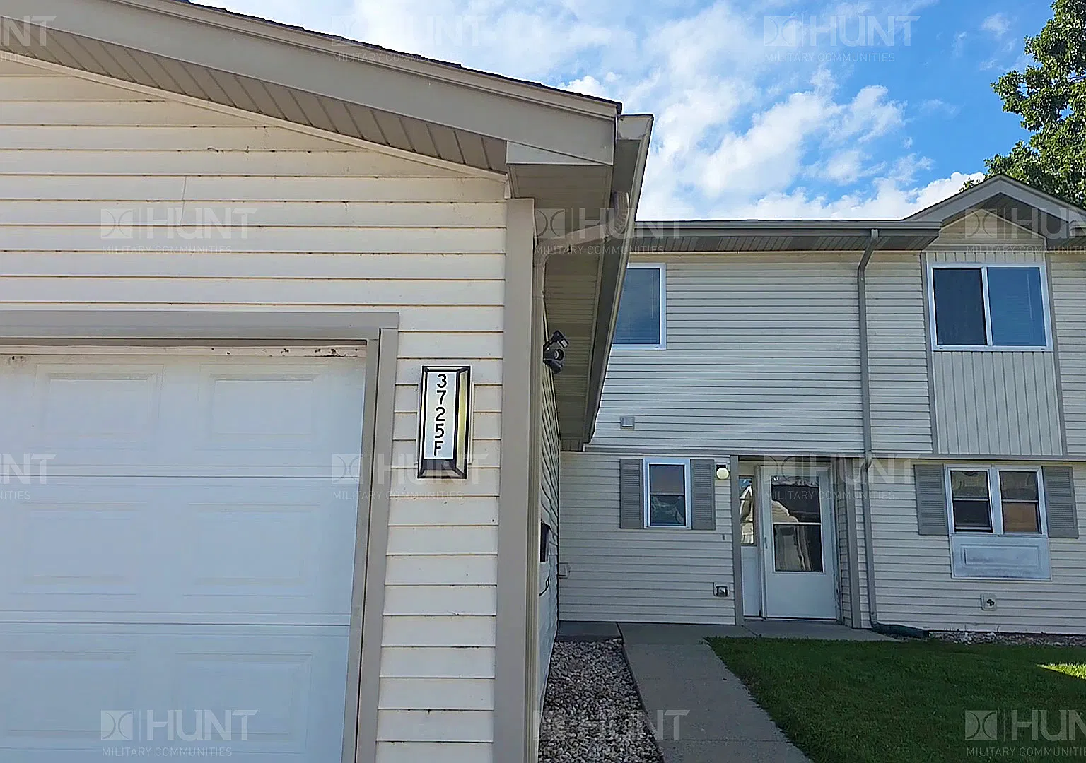 4 bed, 2.5 bath, 1248 sqft, $2,675 — Photo 3