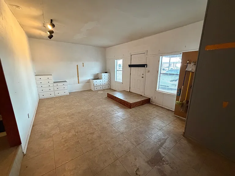 3408 Upland Ave — Photo 20