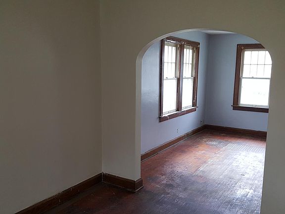5th image of 550 W 3rd St