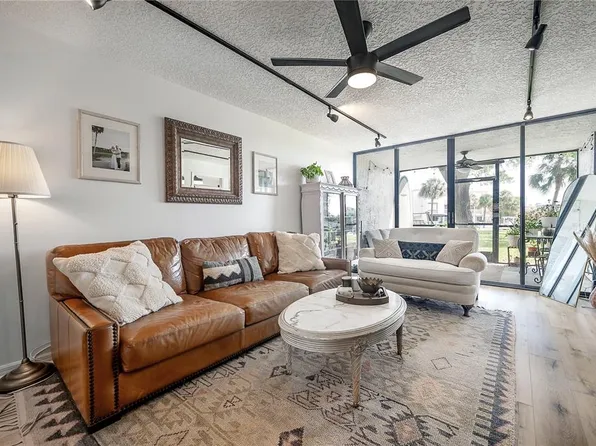 2424 W Tampa Bay Blvd APT M104, Tampa, FL 33607