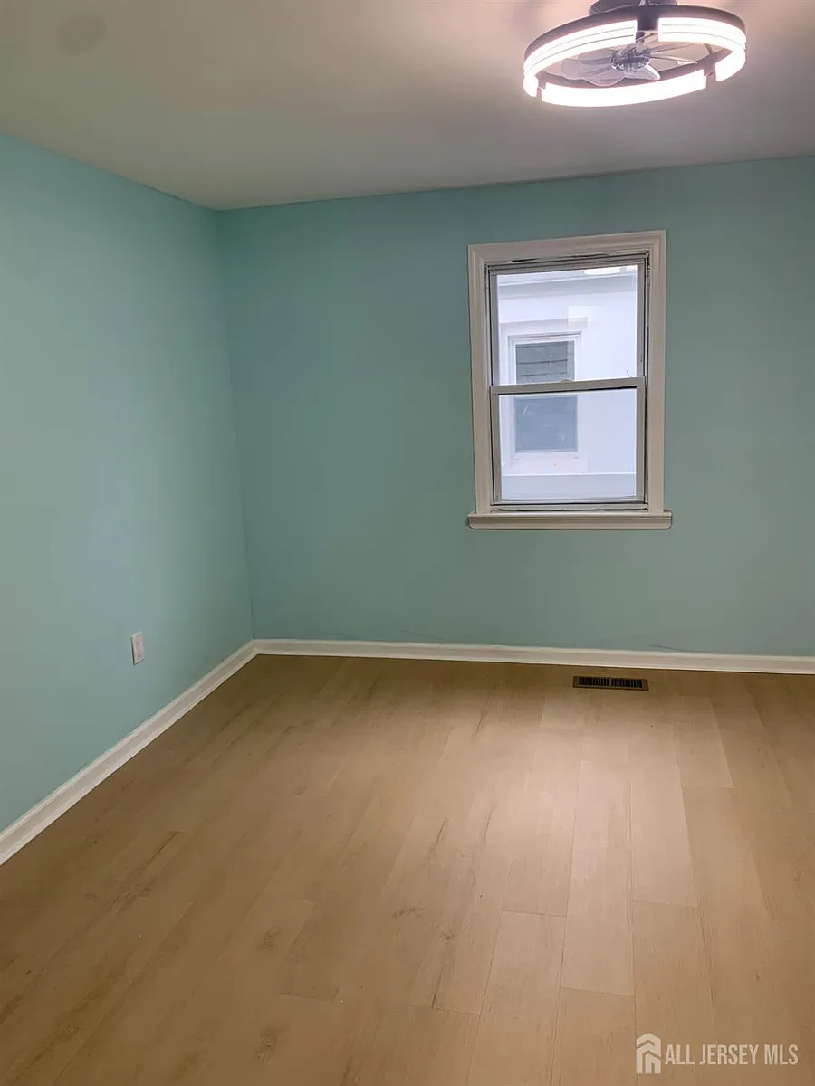 Building Photo - 47 Holly St #1