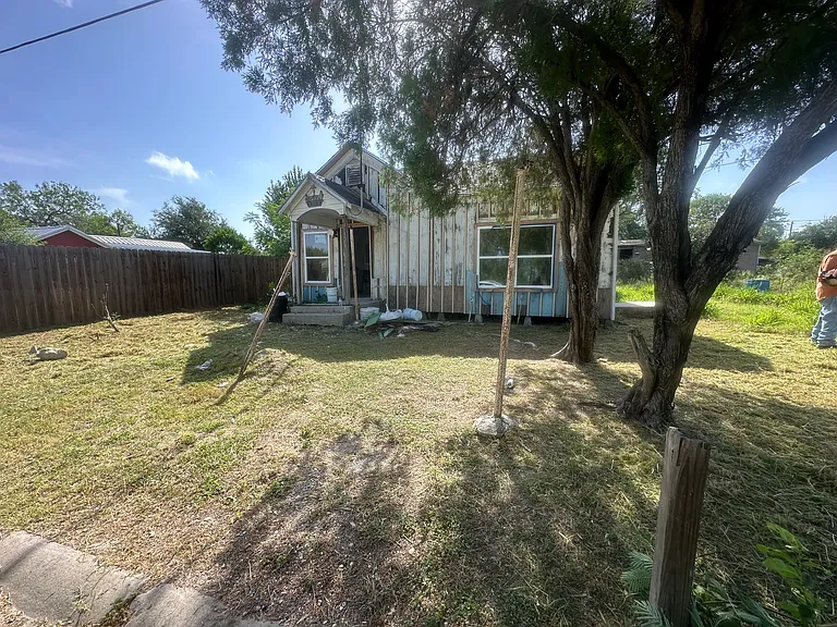 316 N Duarte St — Photo 2