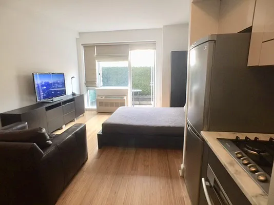 Rented by Bohemia Realty Group | media 19