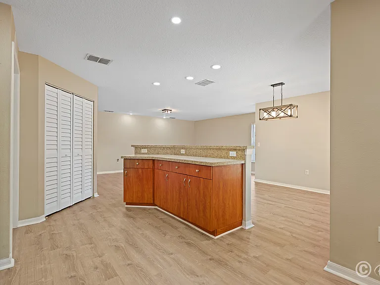 2106 Pleasant View Ave — Photo 10