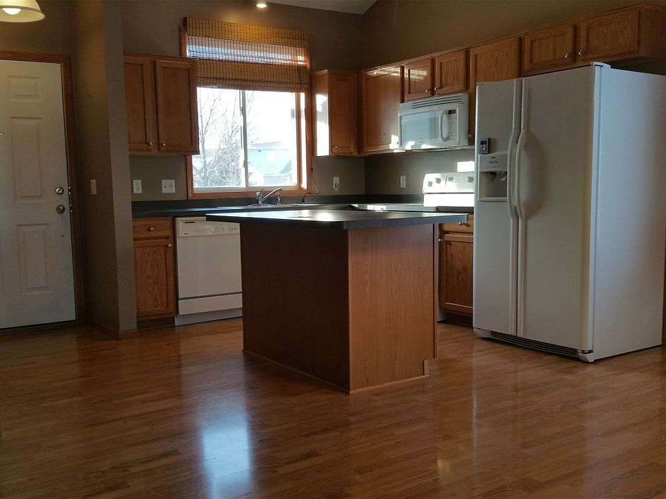 Kitchen- Dining area with nice flooring