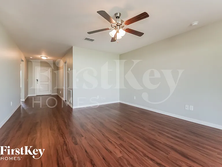 1544 Swan Lake Cir — Photo 5