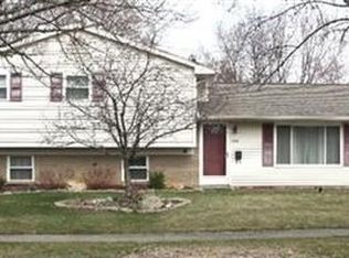 814 Sandalwood Dr, Elyria, OH