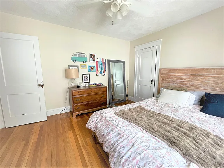 68 Willis Ave — Photo 11