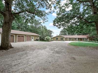 2126 S Falls Dr, Pella, IA, 50219
