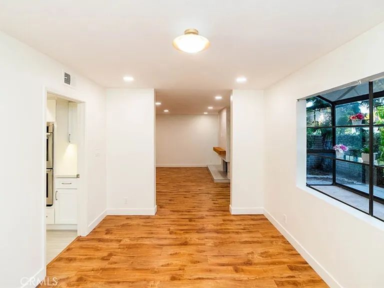 10 Oak Tree Ln — Photo 14