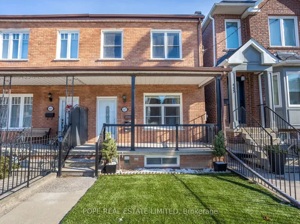 447 Roxton Rd #Basement, Toronto, ON M6G 3R5