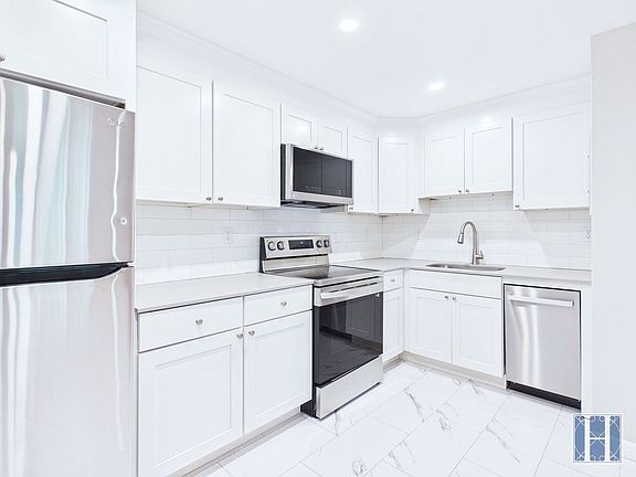 3rd image of 1395 Furnace Brook Pkwy #11