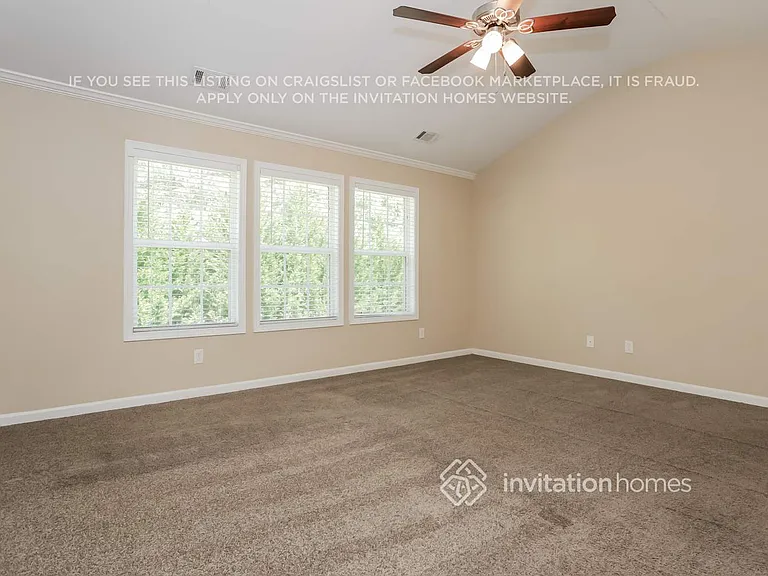 925 Lakeside Ct — Photo 9