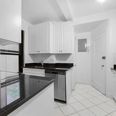 Rented by David Frankel Realty | media 21