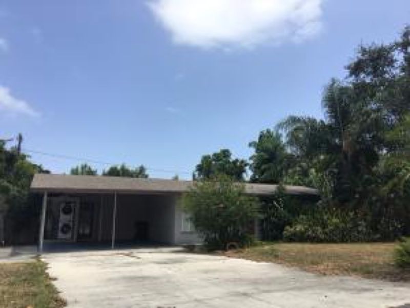 1st image of 109 NE 18th St