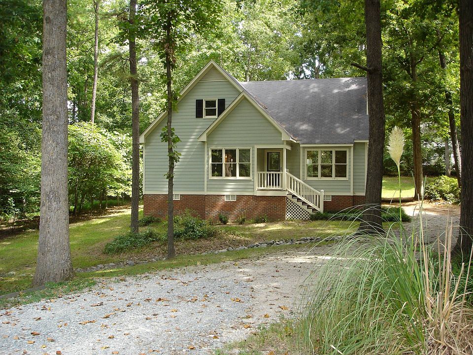 Approx. 1/2 acre Cul-de-sac home