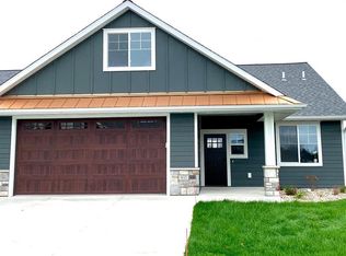 933 Tranquility Path, Mankato, MN 56001