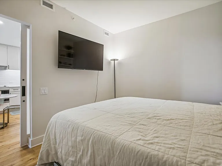 1211 Van St SE #602 — Photo 19
