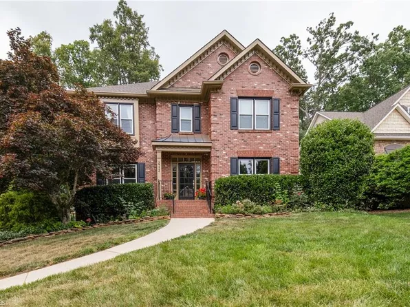 3713 Burbank Ln, Winston Salem, NC 27106