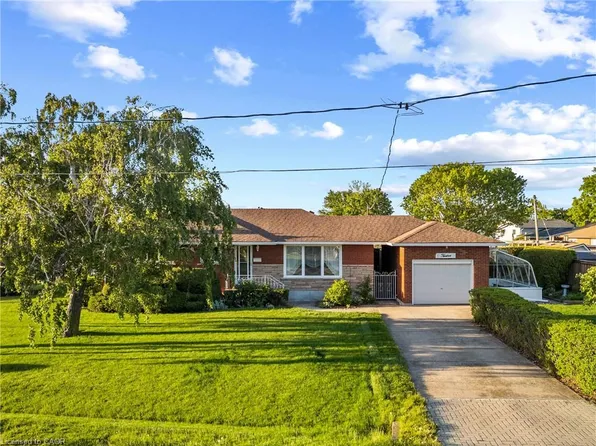 12 Lorne Ave, Grimsby, ON L3M 2H5